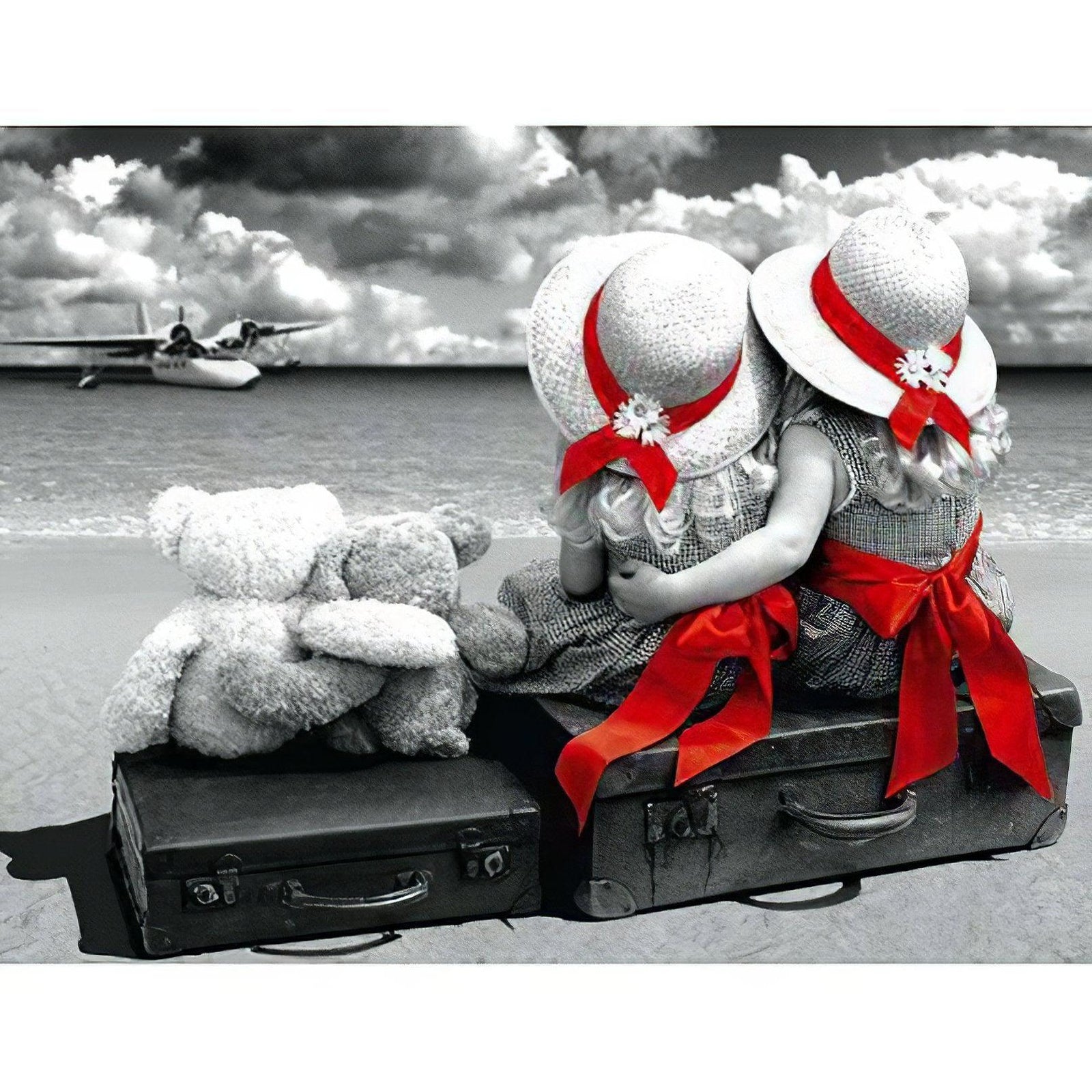 Diamond Paintings - Couple Of Children And Their Soft Toys Peering At The Horizon
