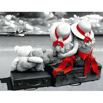 Diamond Paintings - Couple Of Children And Their Soft Toys Peering At The Horizon